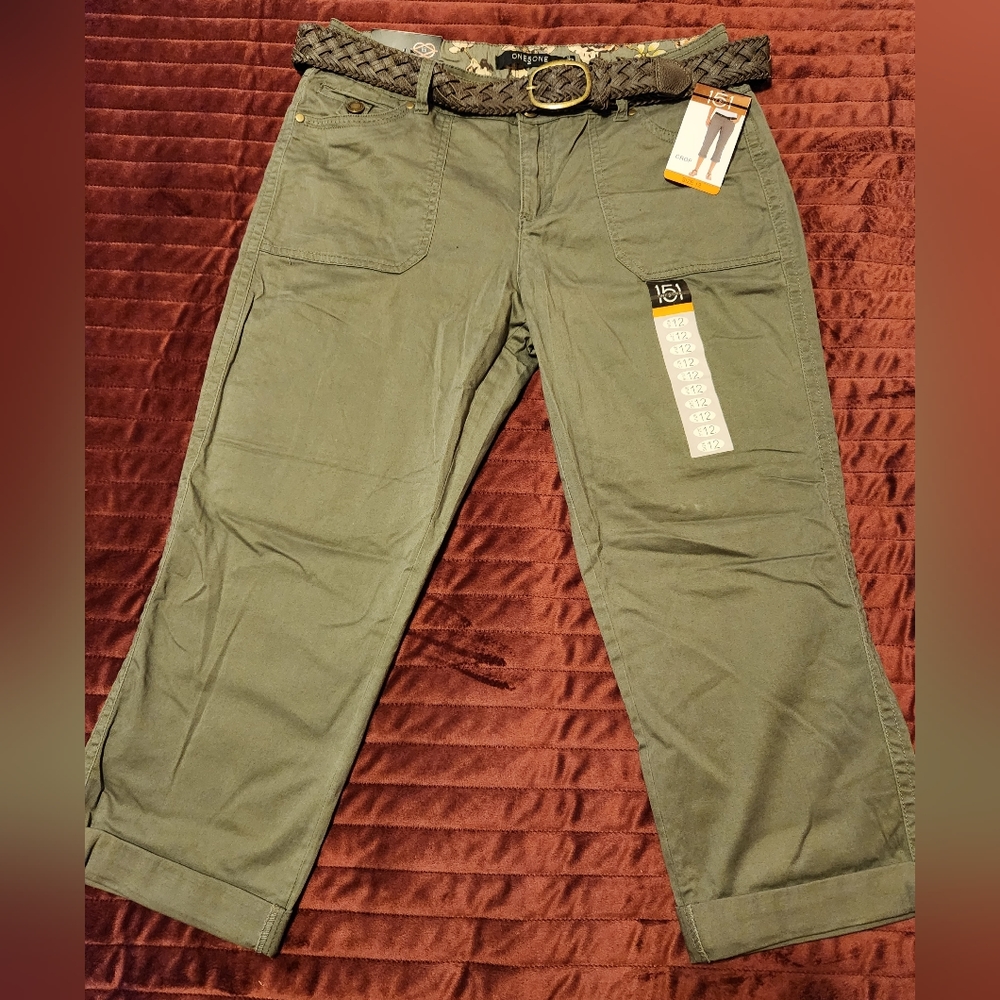 NWT 151 olive green crop pants. Sz 12
